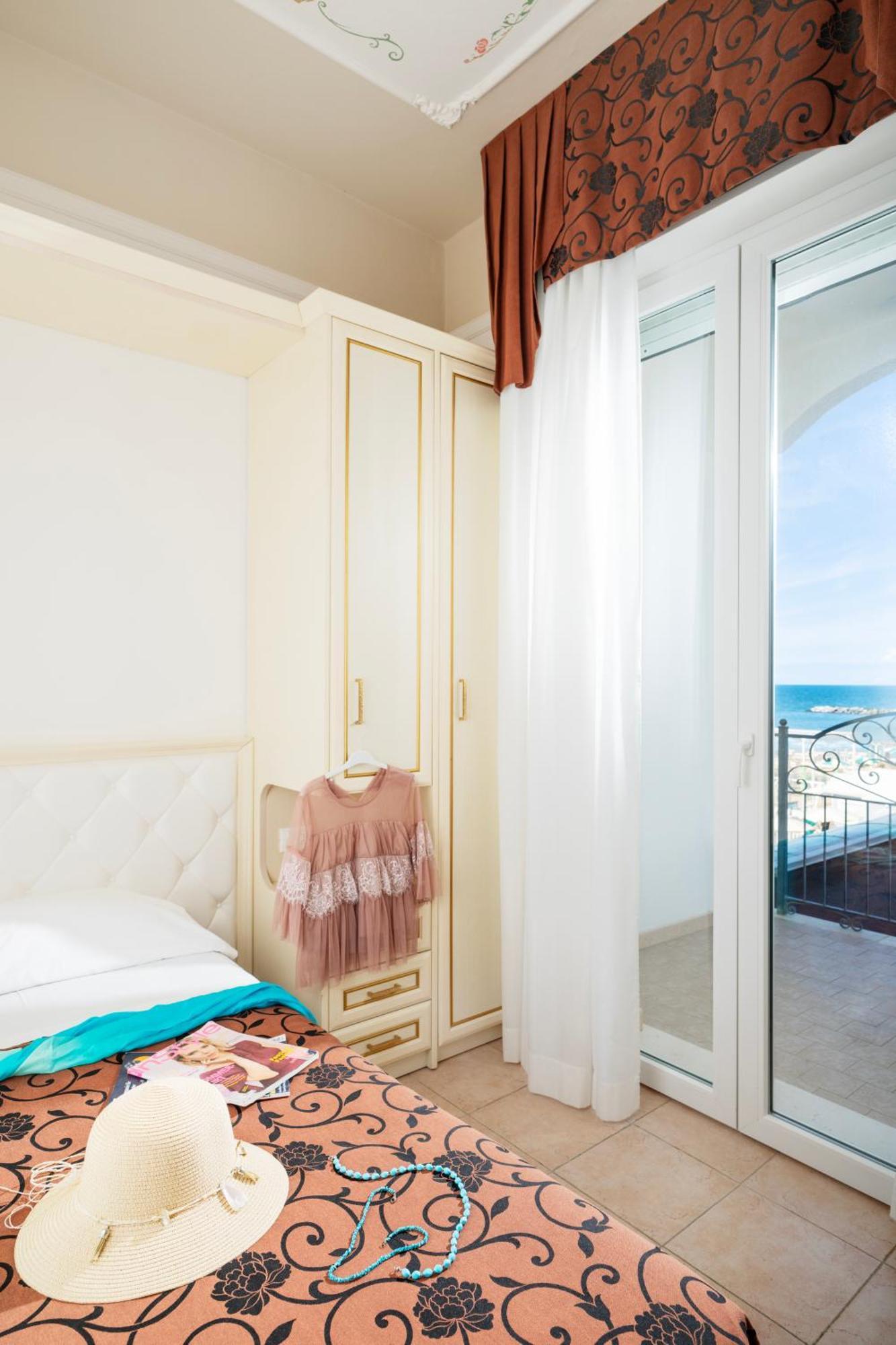 Hotel Rosa Maria Elite 벨레지아아지마리나 외부 사진