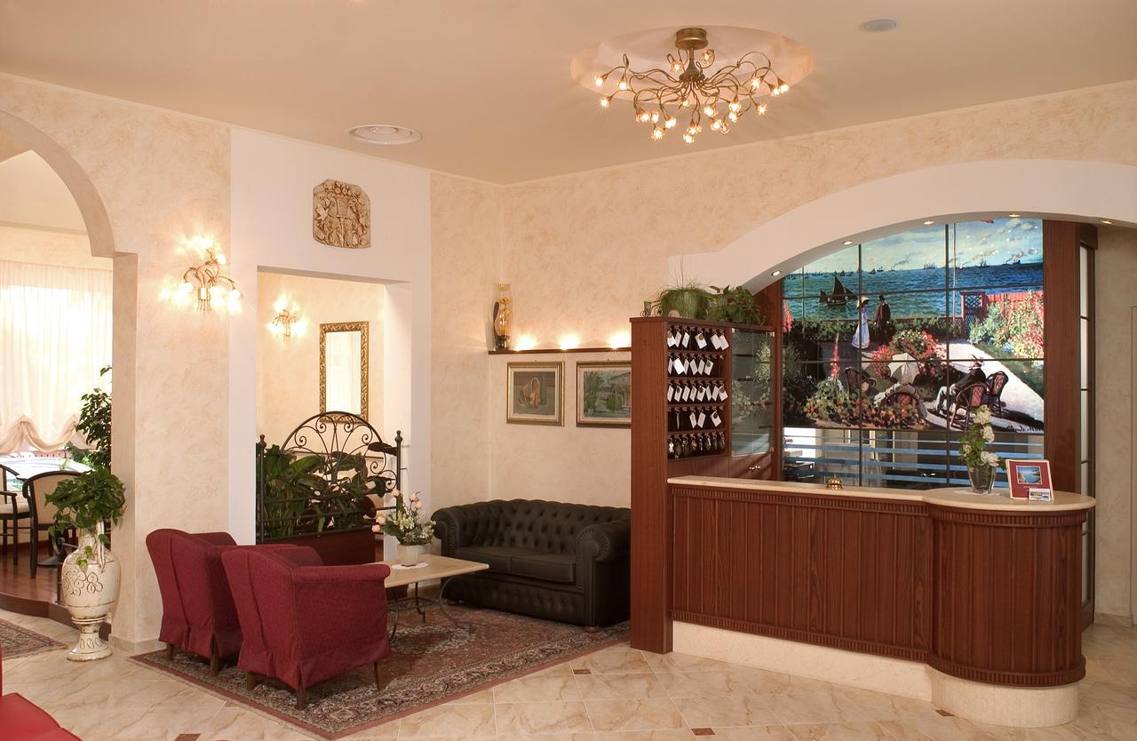 Hotel Rosa Maria Elite 벨레지아아지마리나 외부 사진