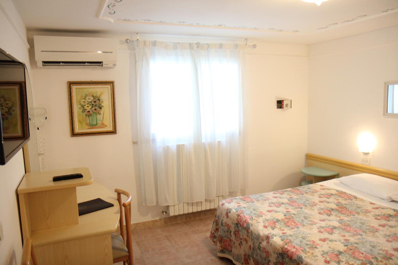 Hotel Rosa Maria Elite 벨레지아아지마리나 외부 사진